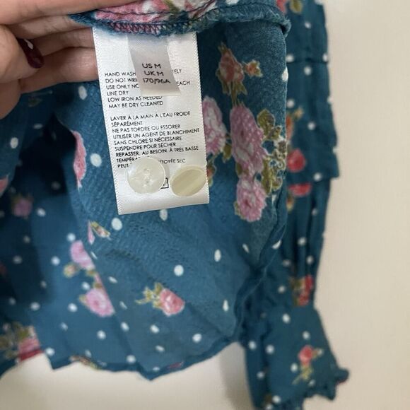 ANTHROPOLOGIE WELLESLEY BUTTON DOWN BLUE FLORAL BLOUSE TOP SIZE MEDIUM - Picture 7 of 9